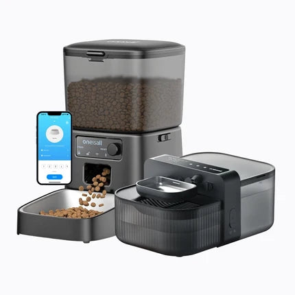 Dispensador Oneisall FreshFill junto a un comedero automático de un cuenco y un teléfono con la app del comedero